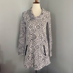 9-H15 Anthropologie black, grey, white tunic sweater dress, small